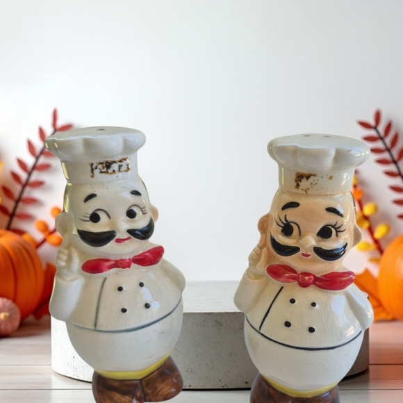 Chef Salt and Pepper Shakers Vintage 1970's. Retro Kitchen Decor. - Picture 2 of 6